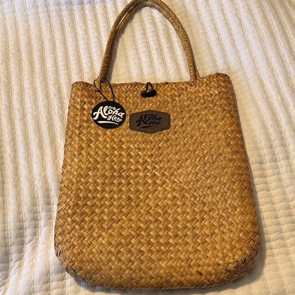 🌺 NWT -ALOHA Natural Woven Tote / Laptop Bag -Sold out Online